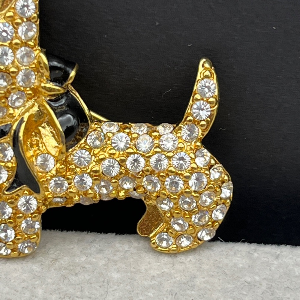 Monet Scottie Dog Puppy Brooch, gold tone, enamel and rhinestones 1.3 inches - Picture 3 of 6
